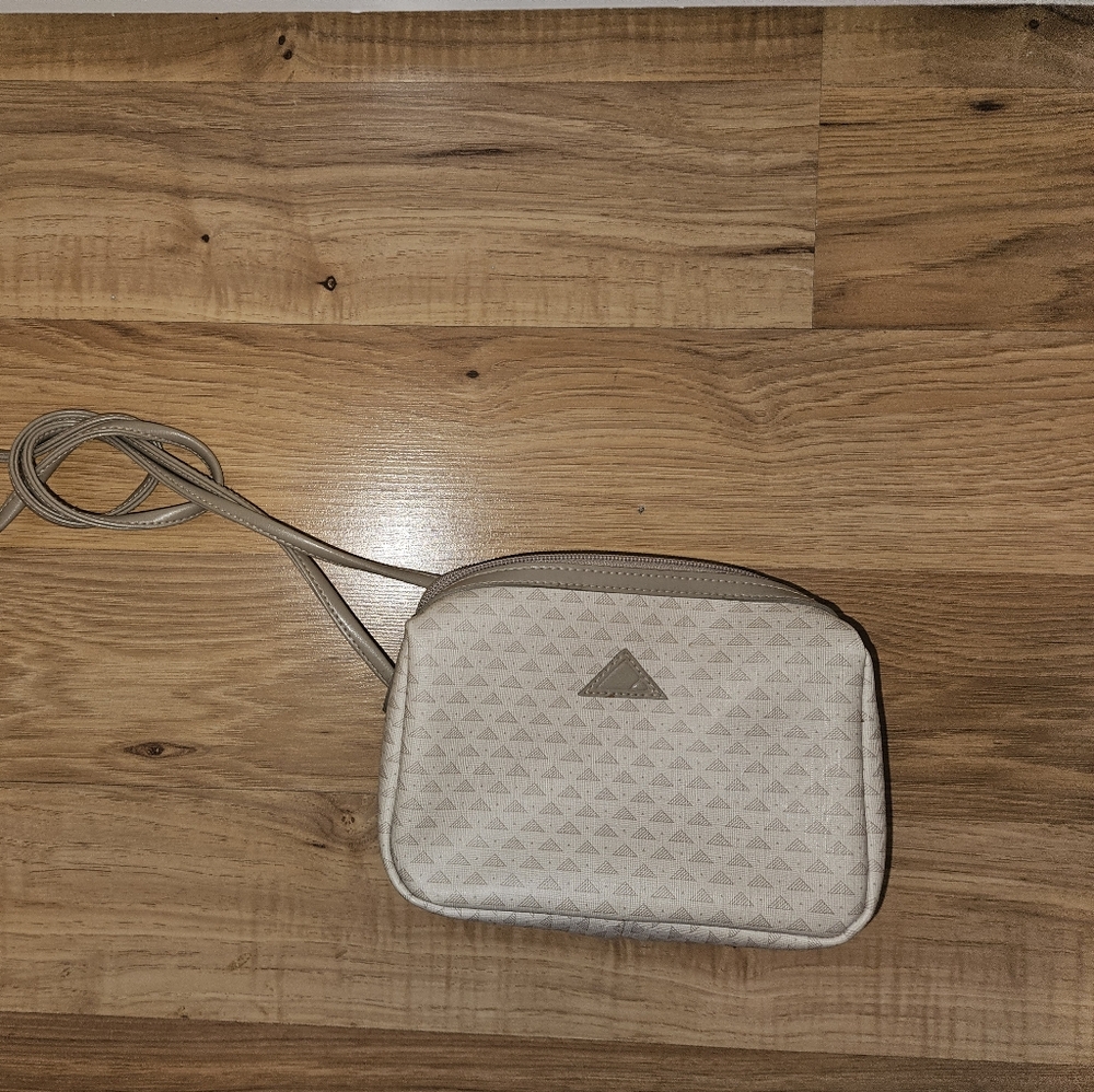 Liz claiborne vintage crossbody/shoulder